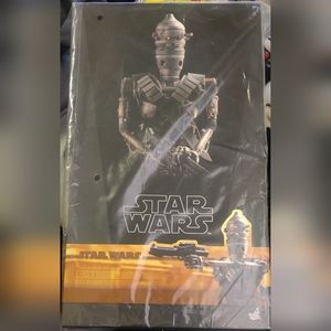 Star Wars The Mandalorian IG-11 TMS008 Collectible Figure by Hot Toys